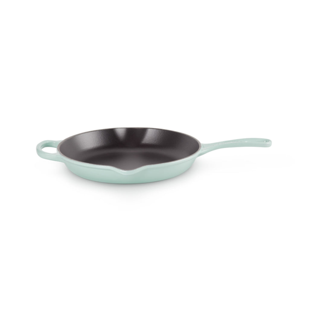 Le Creuset Signature Cast Iron Round Skillet Sage 26cm | Minimax