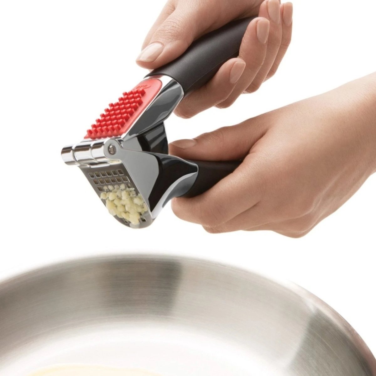 https://www.minimax.com.au/cdn/shop/products/good-grips-garlic-press-728089_1200x1200.jpg?v=1643612903